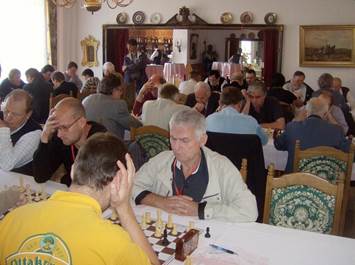Beschreibung: Beschreibung: Beschreibung: Beschreibung: Beschreibung: 20081012_Sechste-Kaffeehausolympiade-und-Schlossturnier-am-Cobenzl_1159_�berblick-�ber-den-Maria-Theresien-Saal